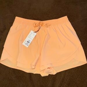 Women’s CALIA step up short in peach sherbet size small